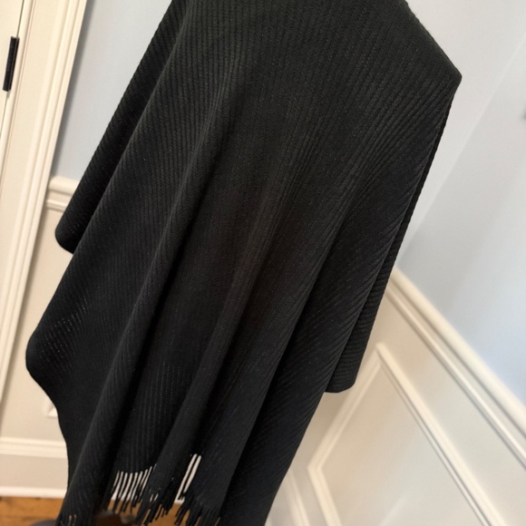Poncho, Black Knit, Unlined, O/S Acrylic - Picture 2 of 3